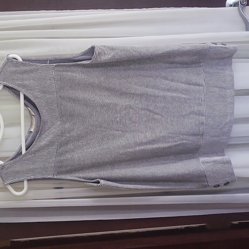 Women's XL Christian Siriano New York sleeveless blue and gray striped top